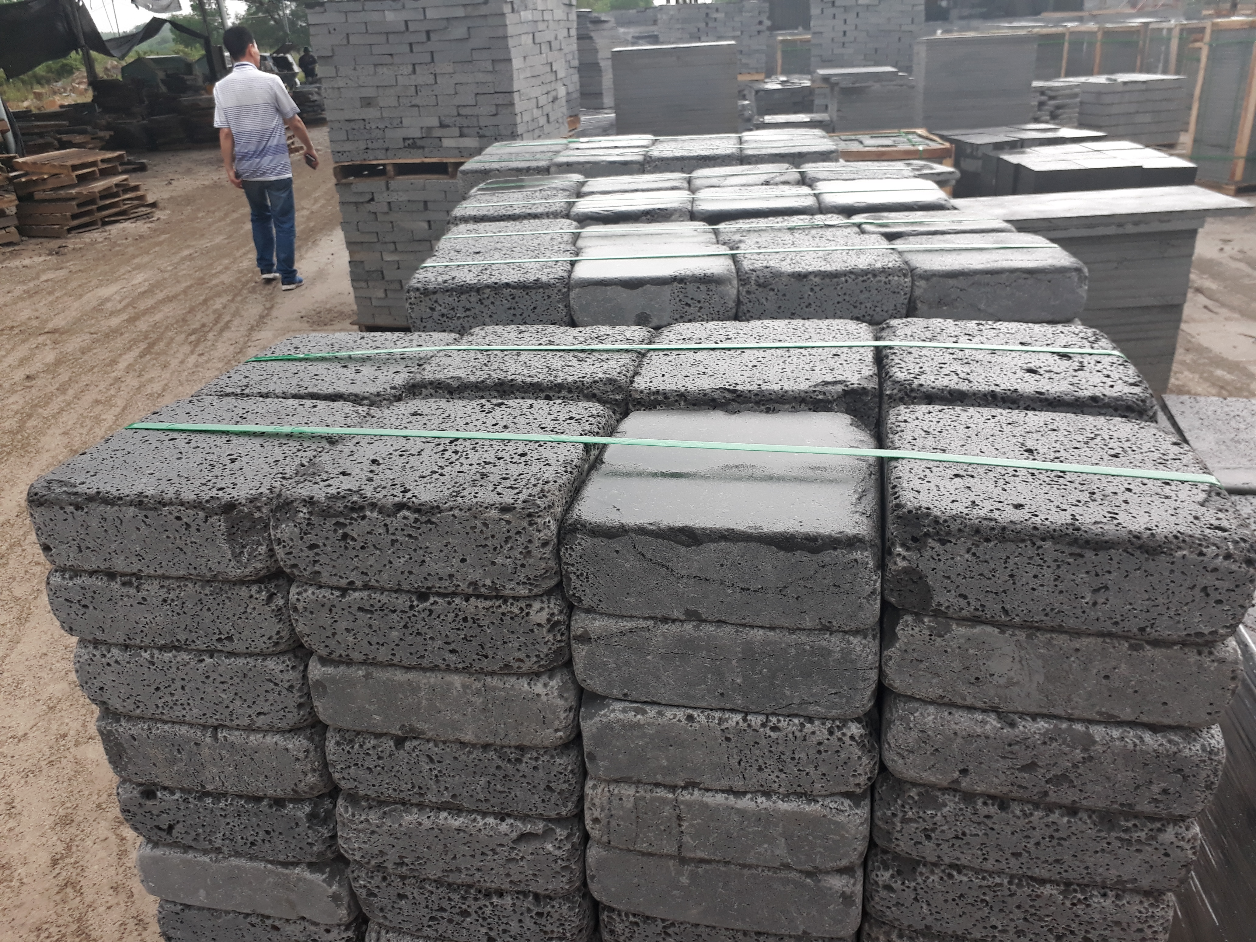 현무암사구석(굴림) (7).jpg