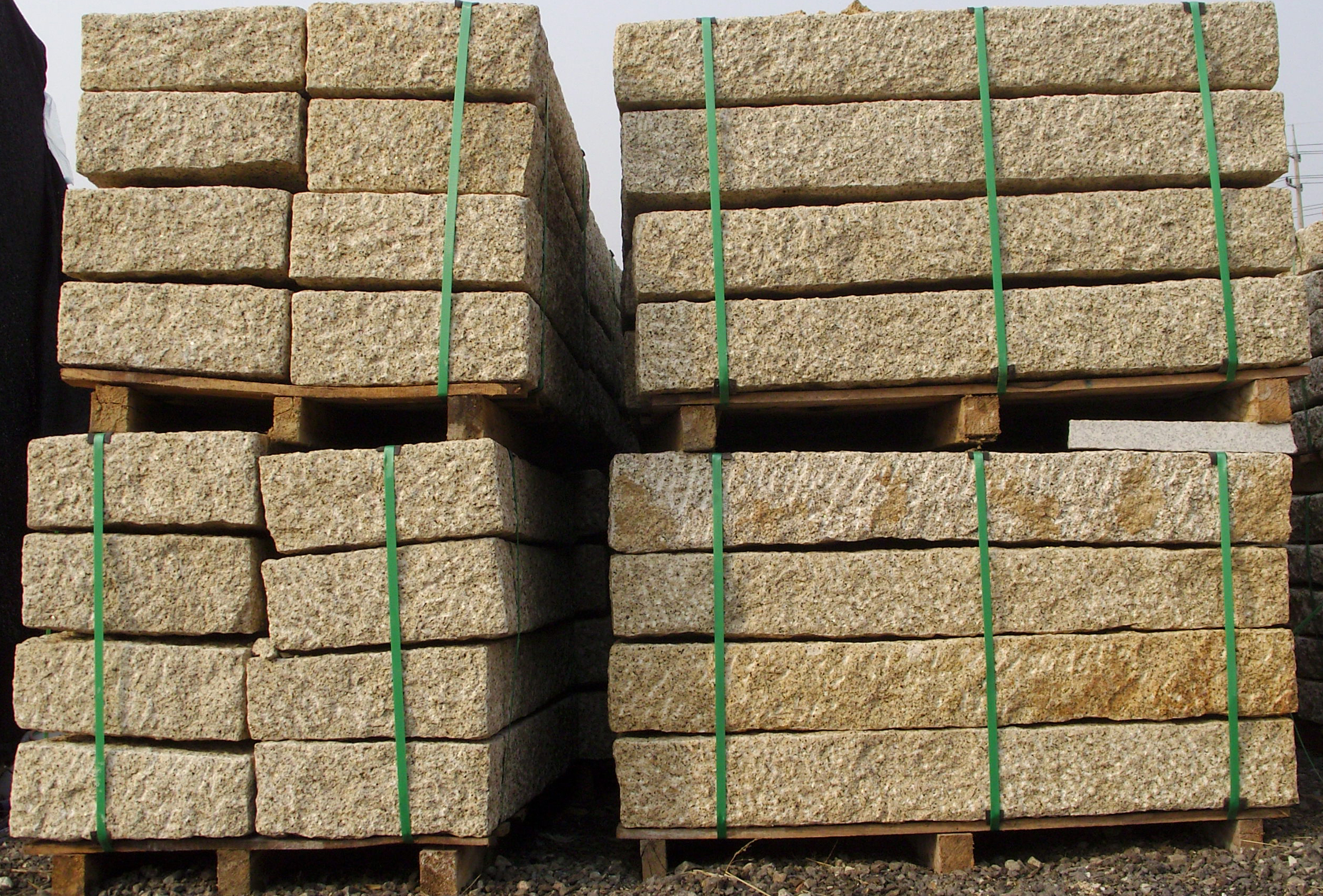 옐로우 화강석 통 계단석 150x400x1200 (2).jpg