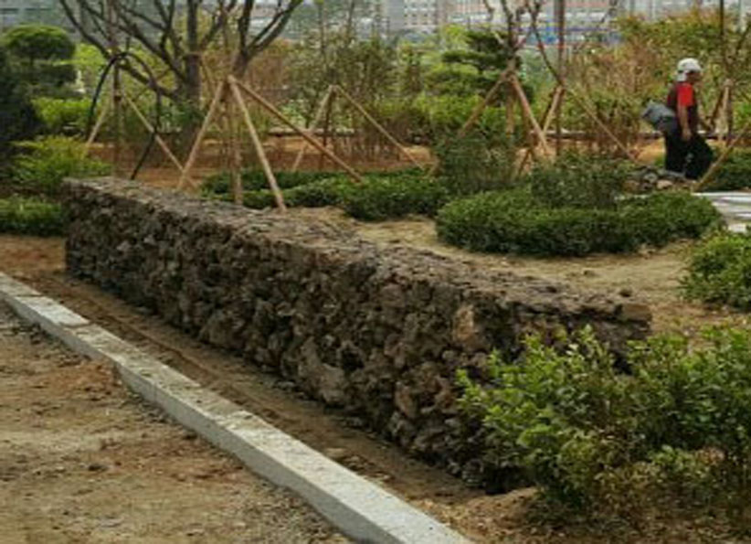 현무암원석 시공 02.jpg