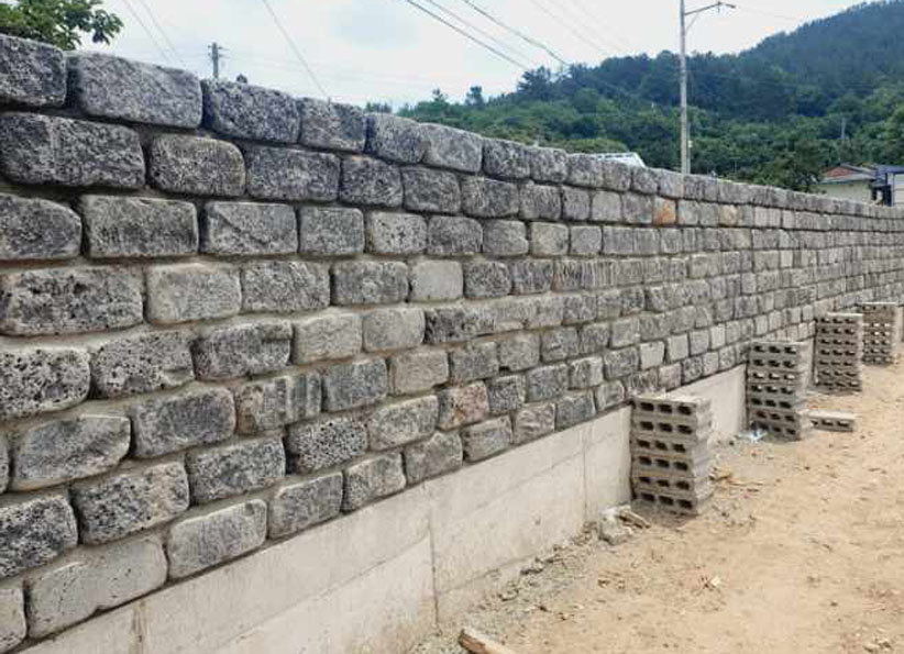 담장석 시공 06.jpg