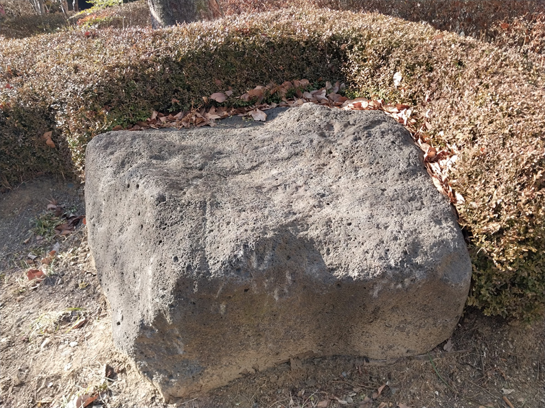 현무암원석 배치용 02.jpg